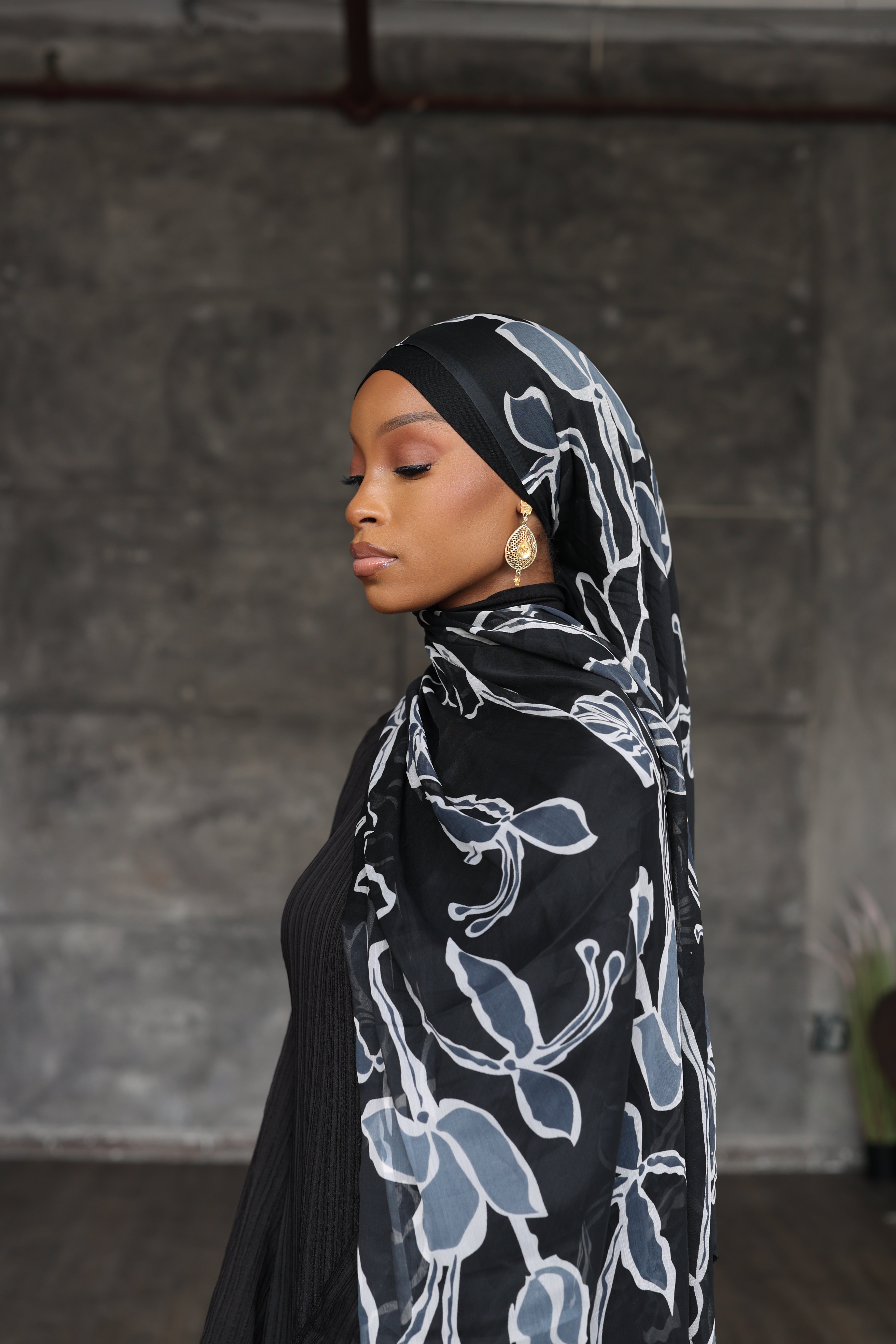 (Black) ZAHRA Hijab (Chiffon)