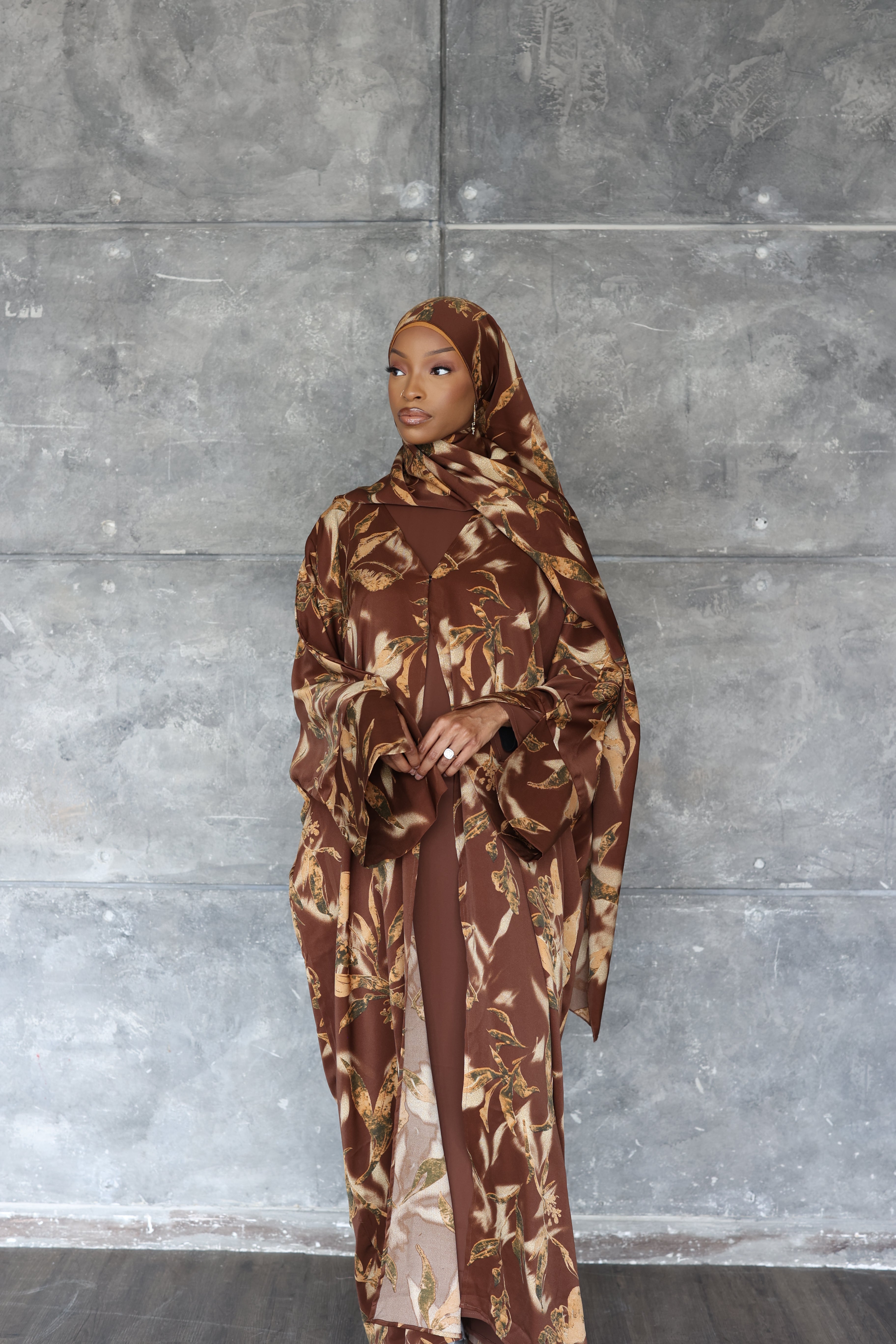 SERAI Abaya