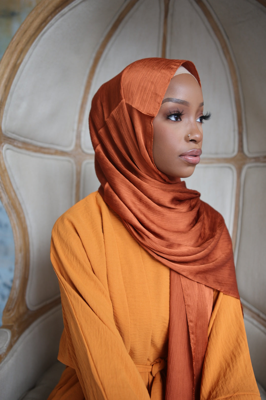 orange dress with hijab Orange dress with off white bag || Hijab outfits